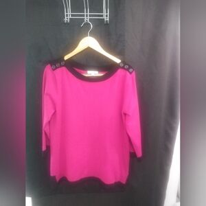 Woman's Like New Magenta & Black 1/2 Sleeve XL Knit Blouse